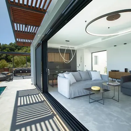 Vila High-end Faos Two *